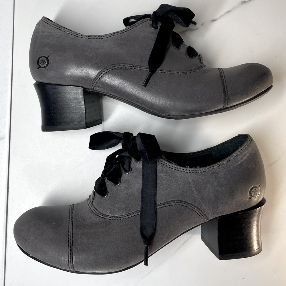 BORN women’s lace-up oxfords shoes size 6.5 gray leather, velvet laces 2” heel
